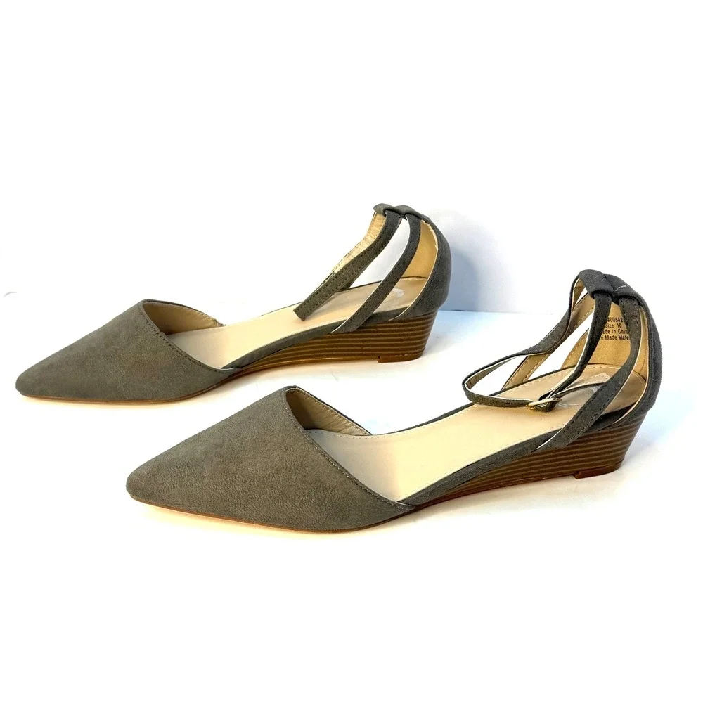 Journee‎ Collection Women's Arkie Pointed Toe Demi Wedges Size 10 Gray NWT/BOX